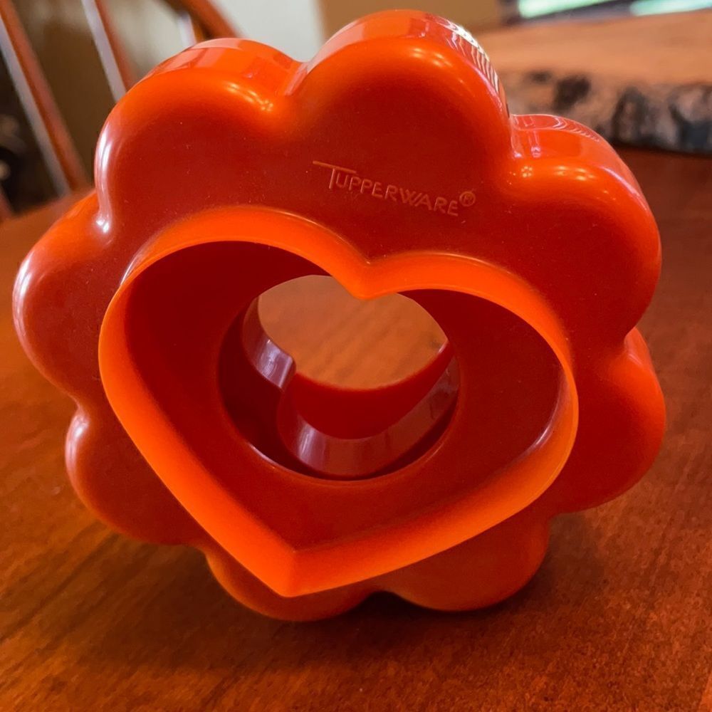Tupperware Cut a Shape NestingCookie Cutter